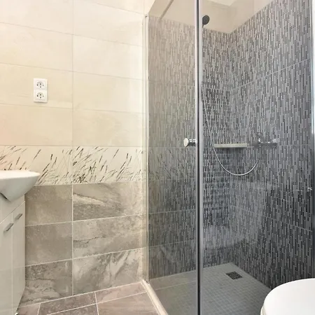 Lovely In Seget Donji Apartman Trogir