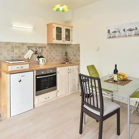 Lovely In Seget Donji Apartman *