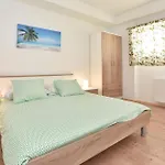 Cozy Apartment In Seget Donji Apartment Trogir