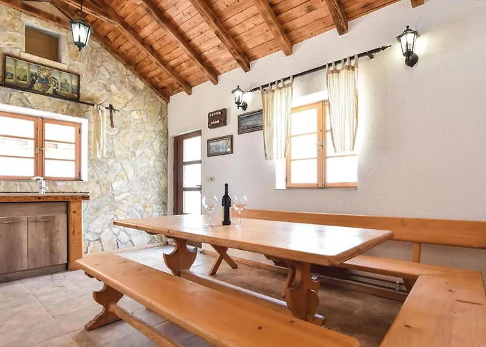 公寓 Lovely In Seget Donji *