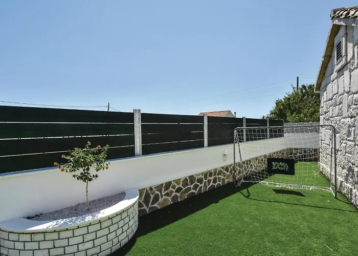 公寓 Lovely In Seget Donji