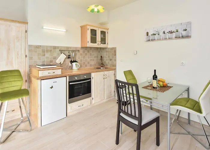 Lovely In Seget Donji 公寓 *