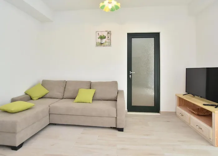 公寓 Lovely In Seget Donji 特罗吉尔